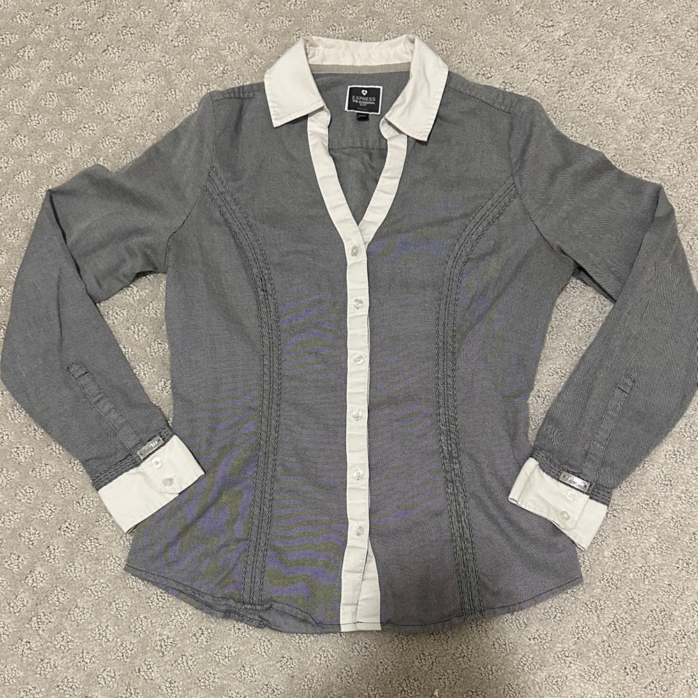 Express the Essential Gray and White Button-Up Shirt